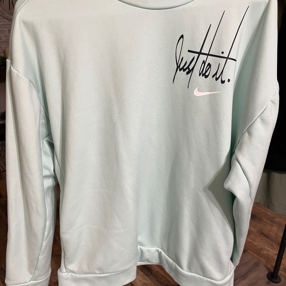 Nike Sweaters - Nike Medium women Crewneck sweater